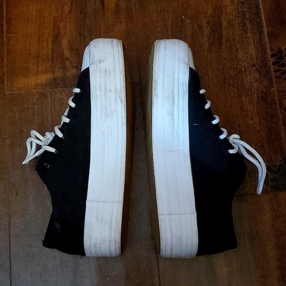 F21 - SZ 6 Black Chunky Platform Sneakers - Picture 3 of 8